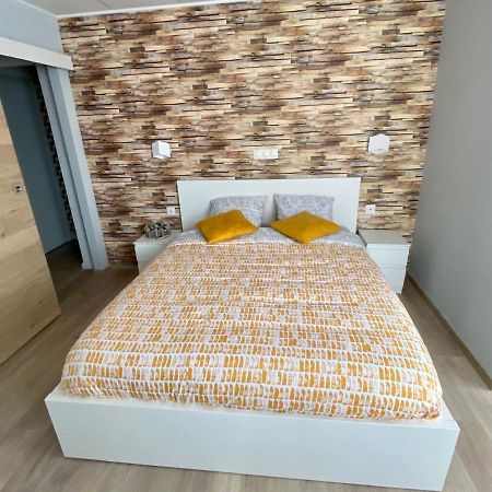 Logements Equipes A Onnaing Avec Espace Balneo En Option Proche Toyota, Autoroute Et Valenciennes Exteriér fotografie