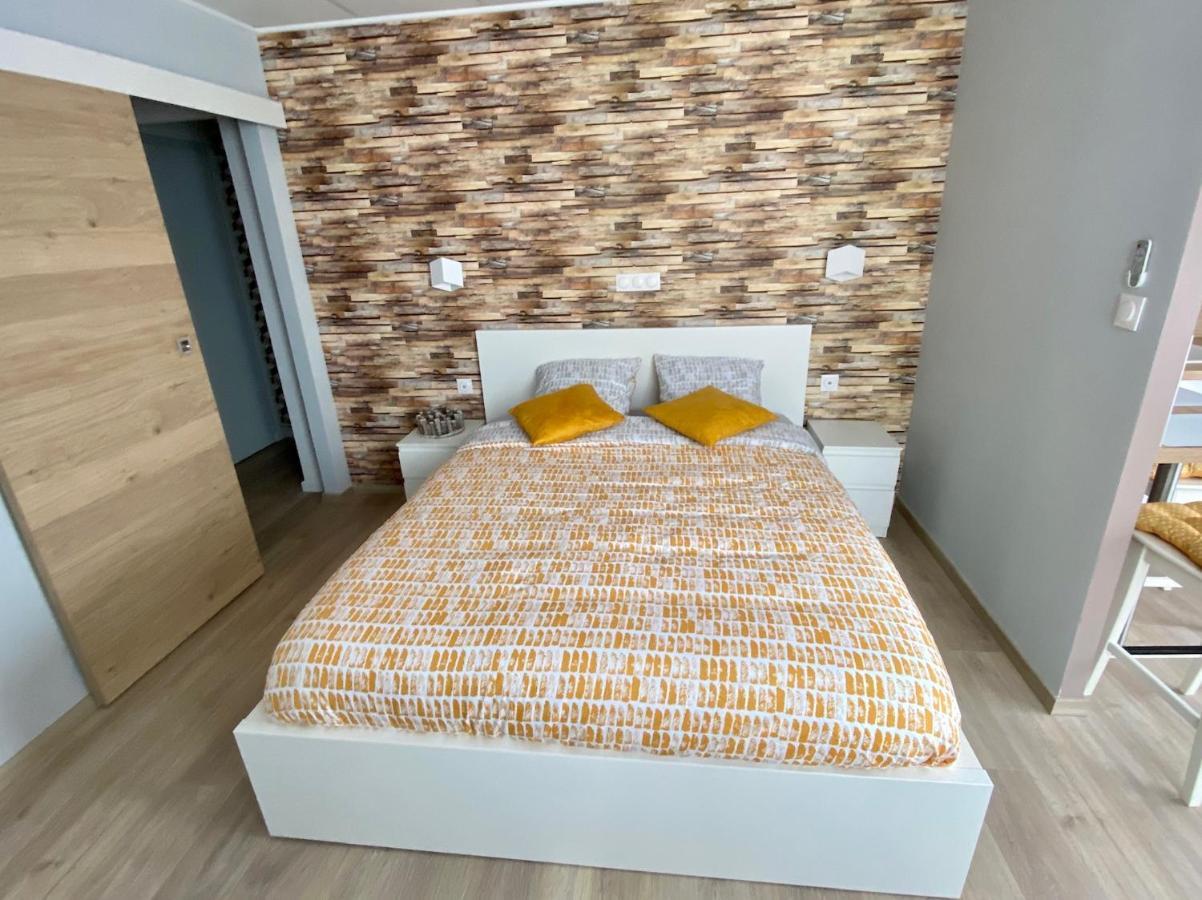 Logements Equipes A Onnaing Avec Espace Balneo En Option Proche Toyota, Autoroute Et Valenciennes Exteriér fotografie